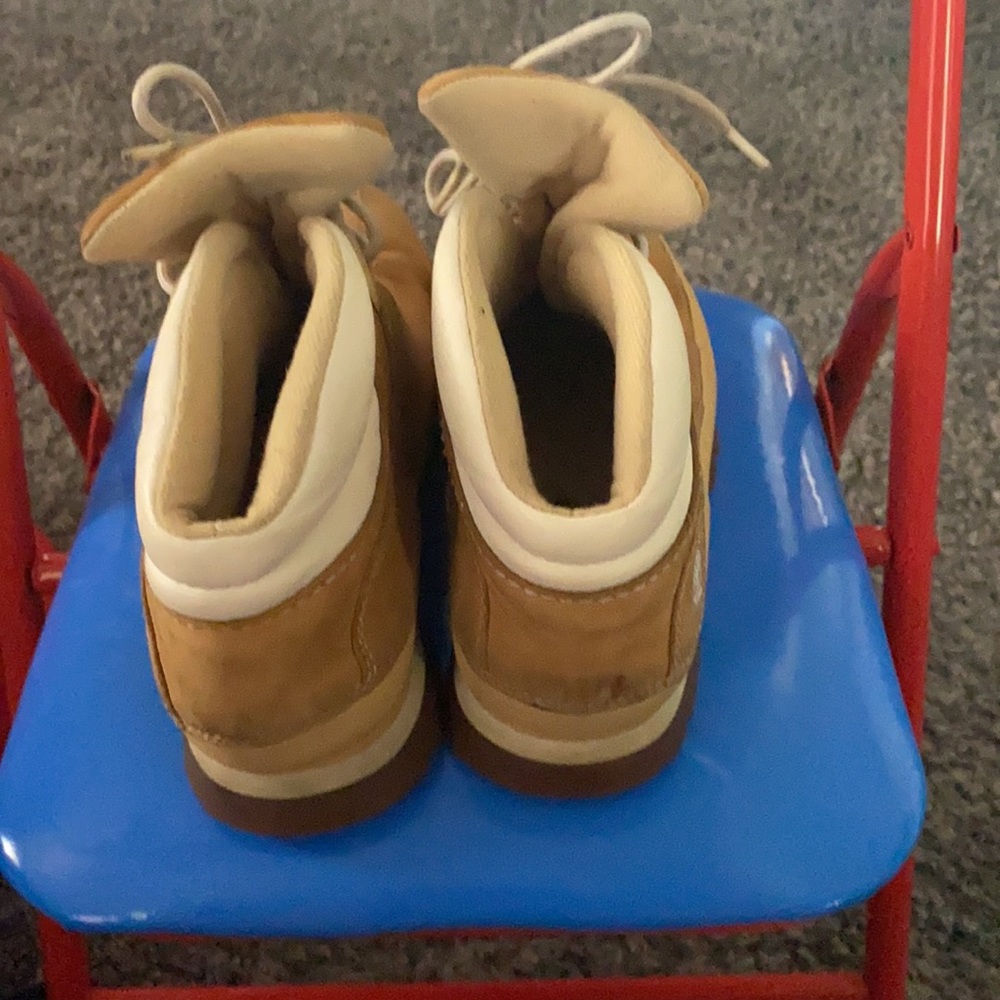 Timberlands - Picture 2 of 7
